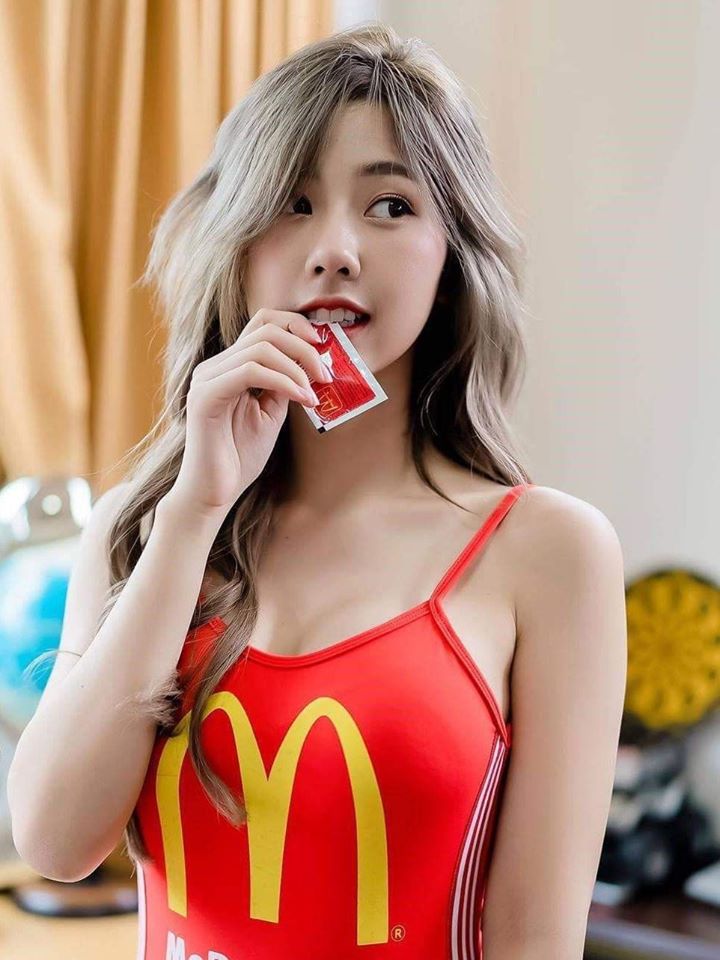 asian high class escort sucking and fucking her client #asian #longhair #dyedhair #ketchup #McDonalds #nonnude #cute #tighttop #redditor #blendmix55